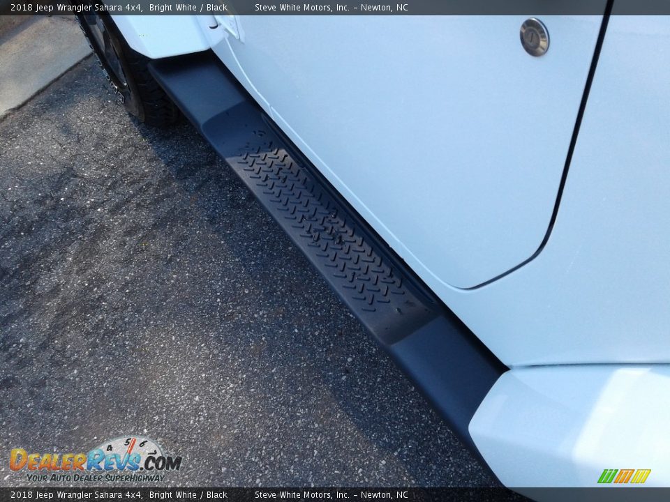 2018 Jeep Wrangler Sahara 4x4 Bright White / Black Photo #25