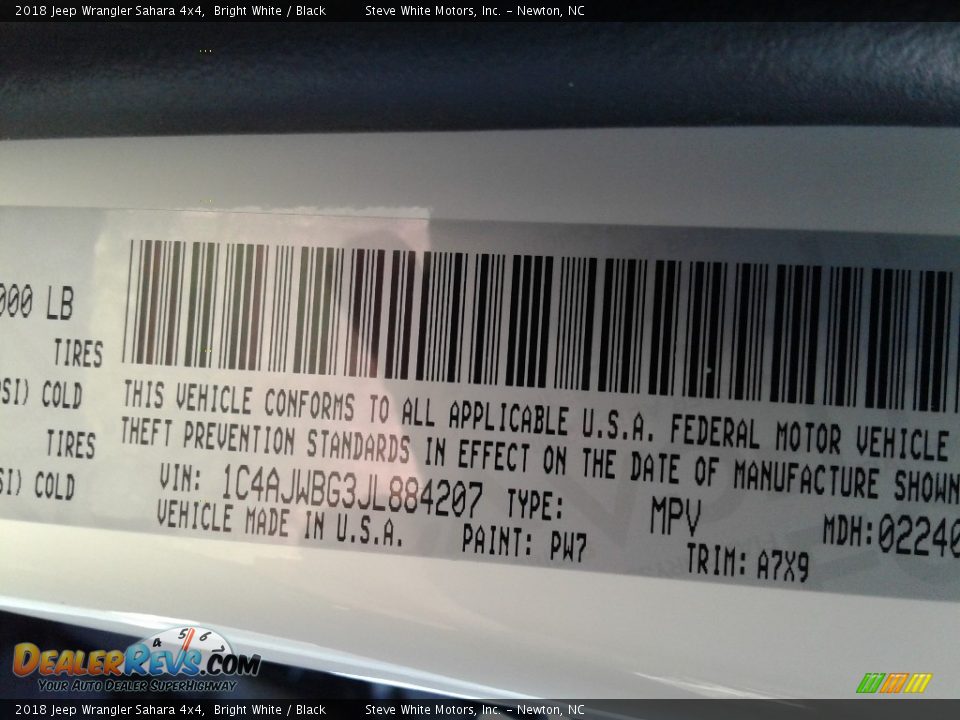 2018 Jeep Wrangler Sahara 4x4 Bright White / Black Photo #28