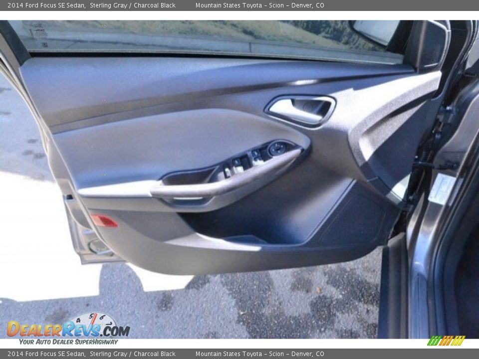 2014 Ford Focus SE Sedan Sterling Gray / Charcoal Black Photo #24