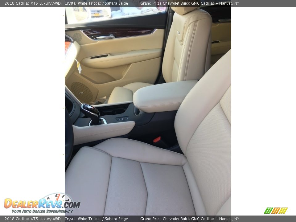 2018 Cadillac XT5 Luxury AWD Crystal White Tricoat / Sahara Beige Photo #11