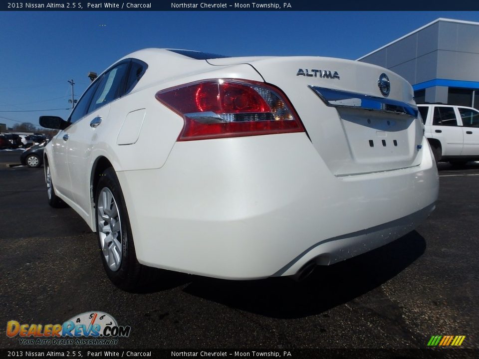 2013 Nissan Altima 2.5 S Pearl White / Charcoal Photo #5
