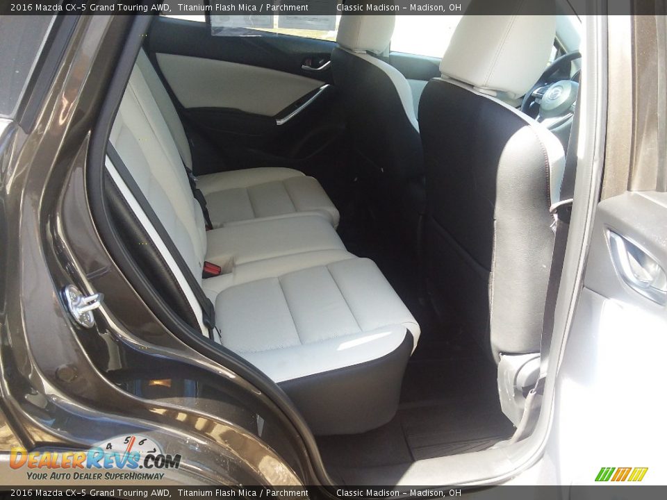 2016 Mazda CX-5 Grand Touring AWD Titanium Flash Mica / Parchment Photo #15