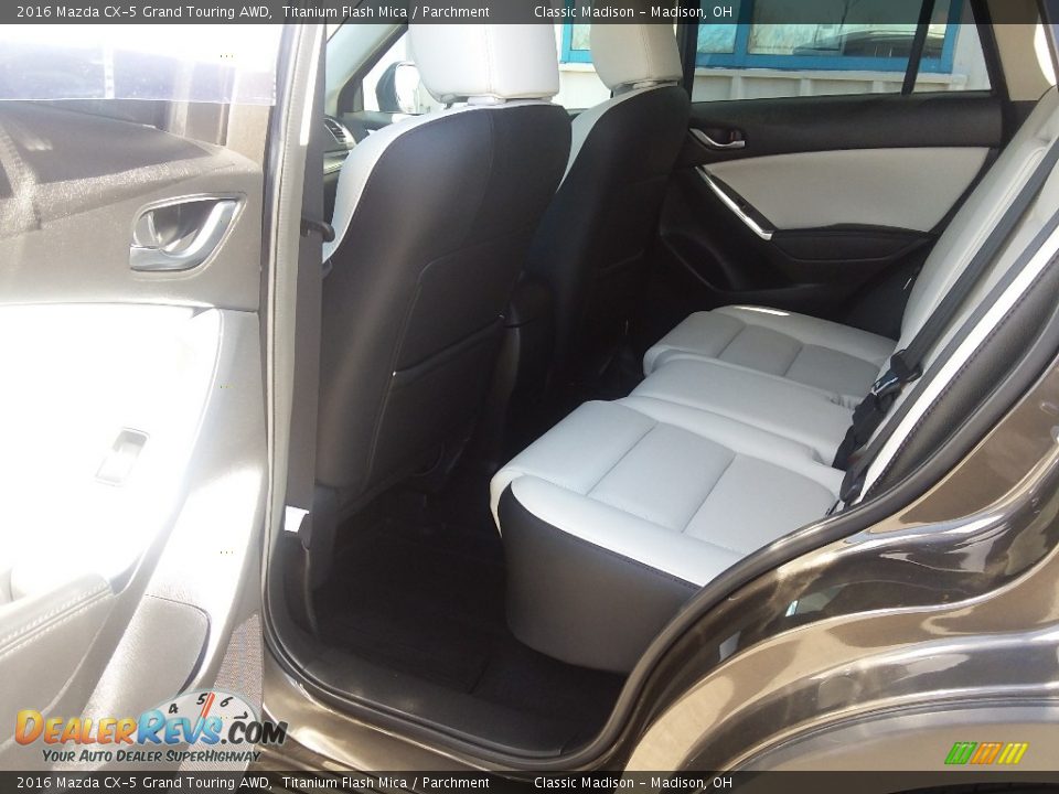 2016 Mazda CX-5 Grand Touring AWD Titanium Flash Mica / Parchment Photo #17