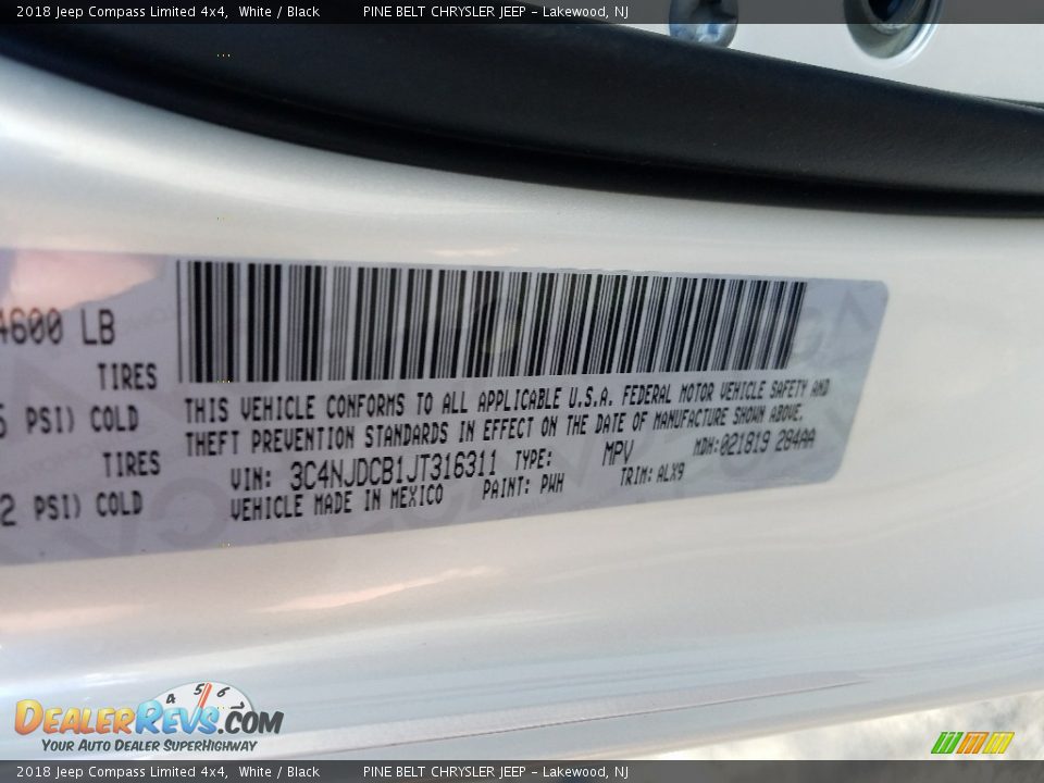 2018 Jeep Compass Limited 4x4 White / Black Photo #9