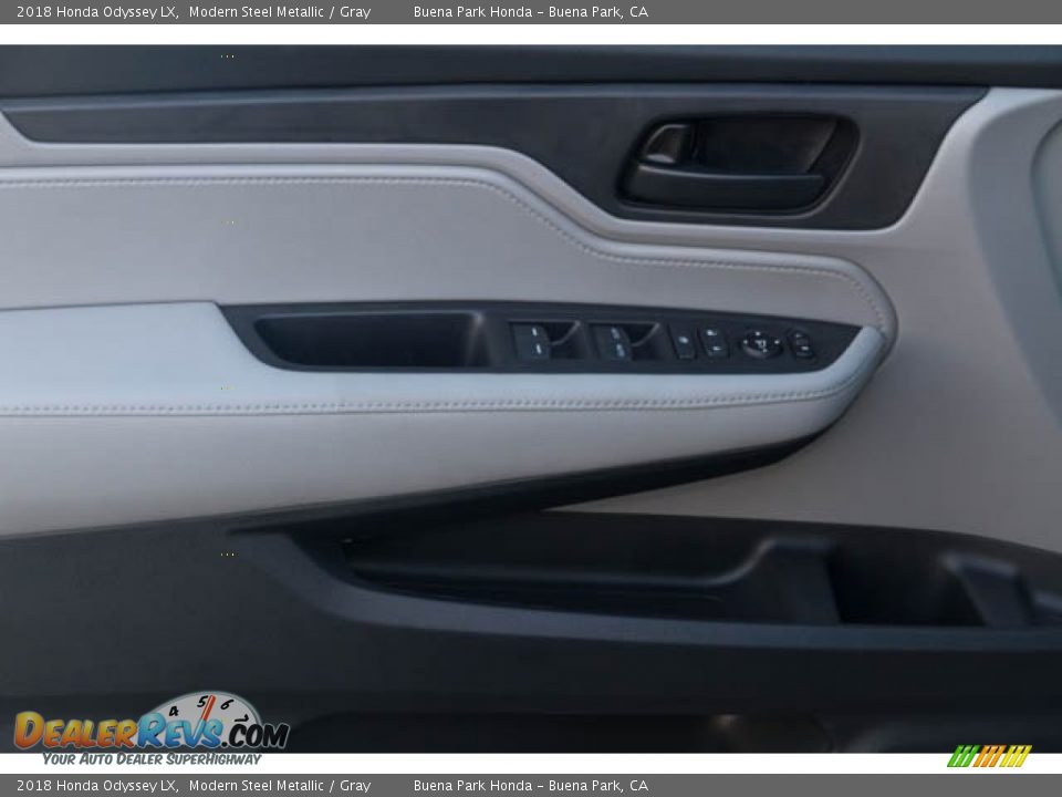 2018 Honda Odyssey LX Modern Steel Metallic / Gray Photo #7