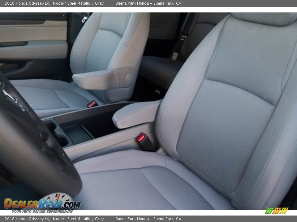 2018 Honda Odyssey LX Modern Steel Metallic / Gray Photo #10