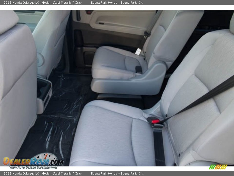 2018 Honda Odyssey LX Modern Steel Metallic / Gray Photo #11