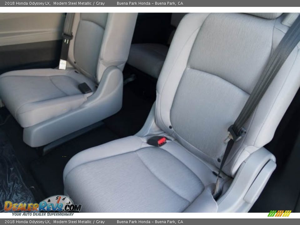 2018 Honda Odyssey LX Modern Steel Metallic / Gray Photo #12