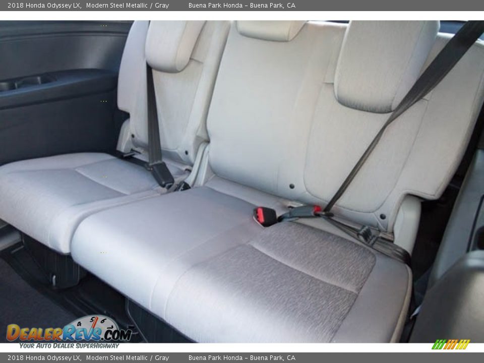 2018 Honda Odyssey LX Modern Steel Metallic / Gray Photo #13
