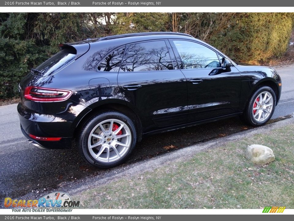 2016 Porsche Macan Turbo Black / Black Photo #6
