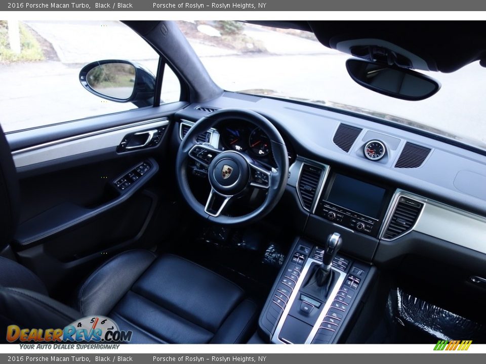 2016 Porsche Macan Turbo Black / Black Photo #12