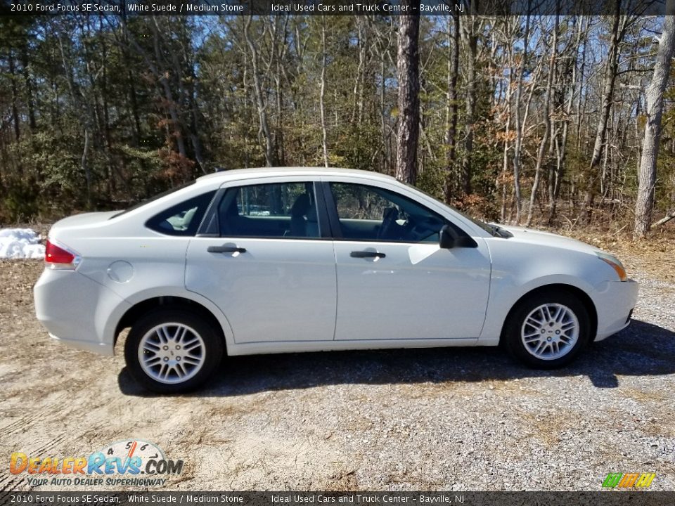 2010 Ford Focus SE Sedan White Suede / Medium Stone Photo #4