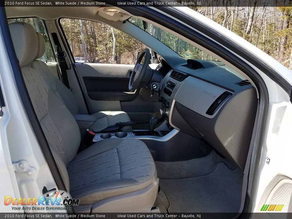 2010 Ford Focus SE Sedan White Suede / Medium Stone Photo #11