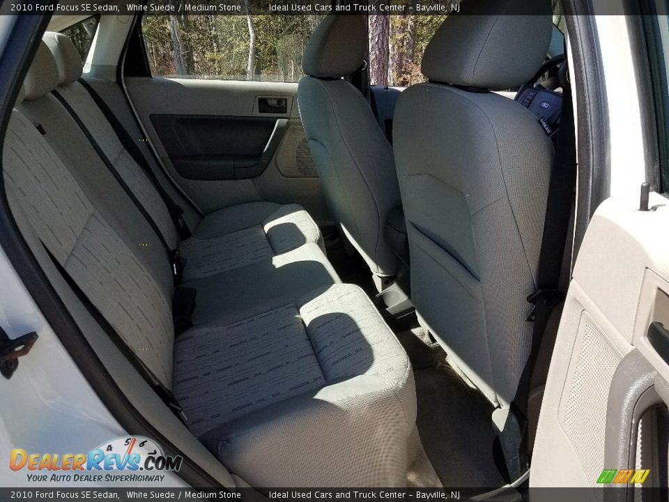 2010 Ford Focus SE Sedan White Suede / Medium Stone Photo #13