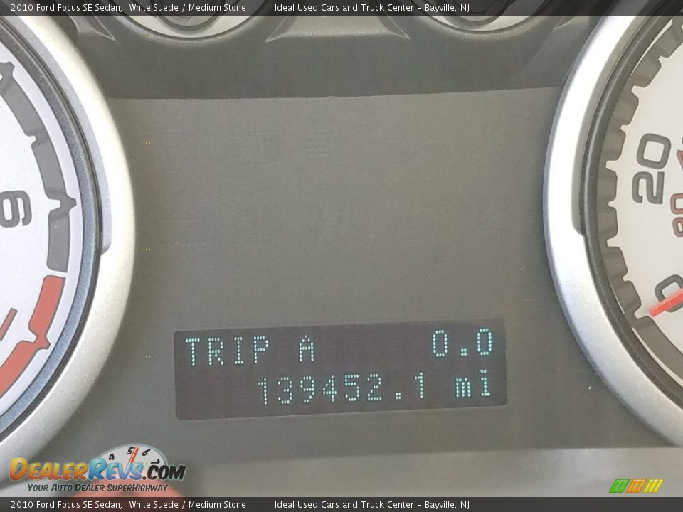2010 Ford Focus SE Sedan White Suede / Medium Stone Photo #14