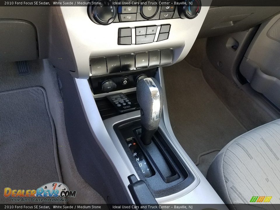 2010 Ford Focus SE Sedan White Suede / Medium Stone Photo #16