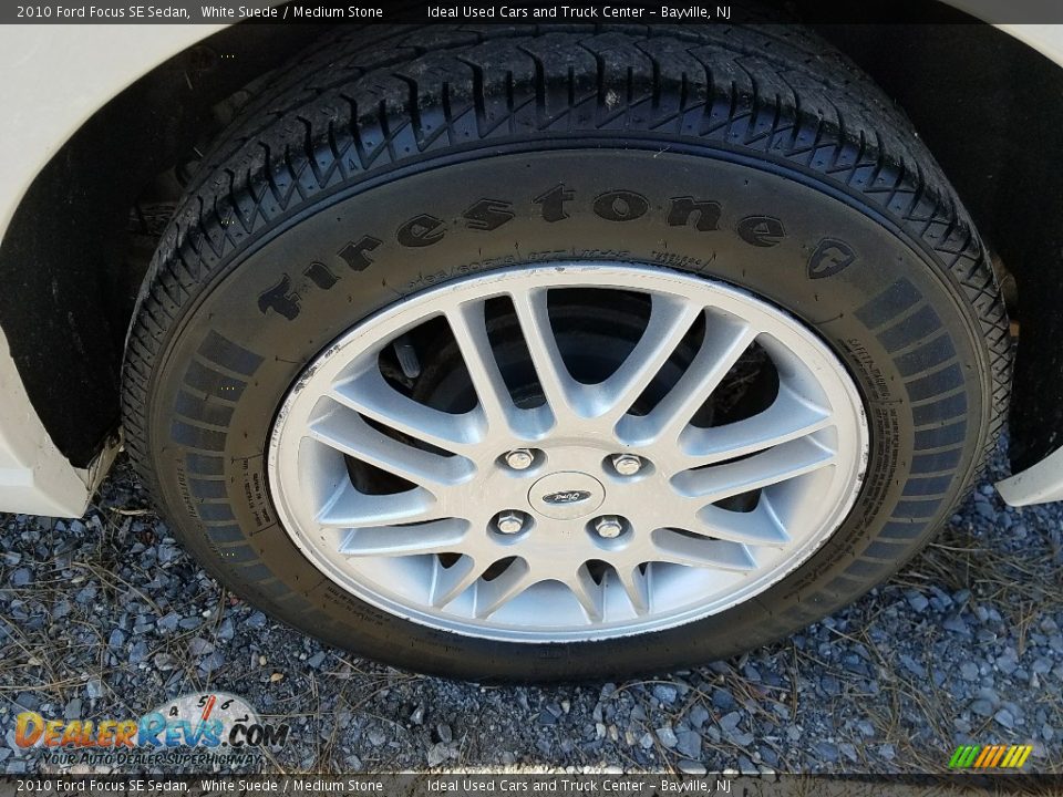 2010 Ford Focus SE Sedan White Suede / Medium Stone Photo #25