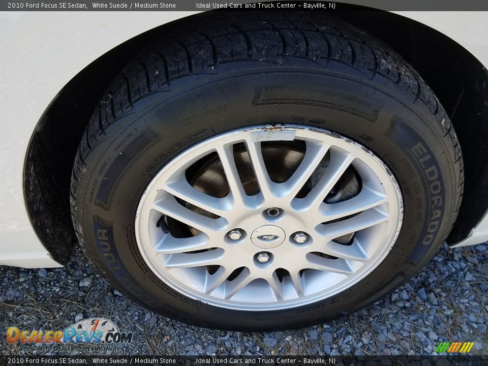 2010 Ford Focus SE Sedan White Suede / Medium Stone Photo #27