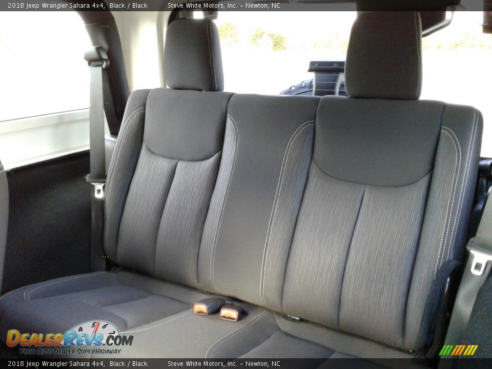 2018 Jeep Wrangler Sahara 4x4 Black / Black Photo #11