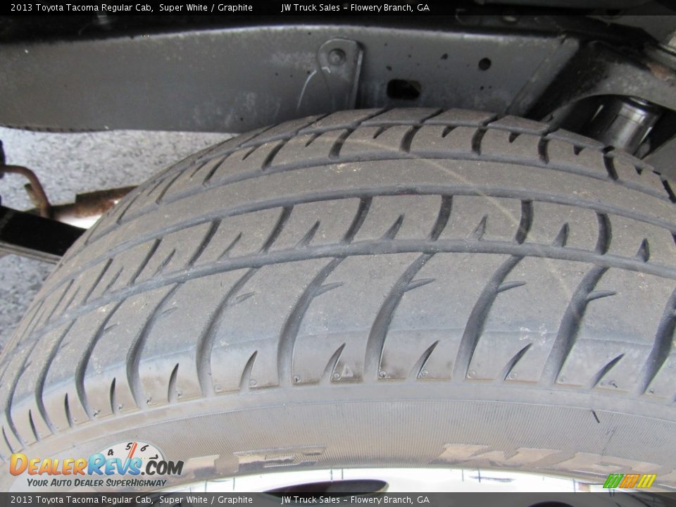 2013 Toyota Tacoma Regular Cab Super White / Graphite Photo #33