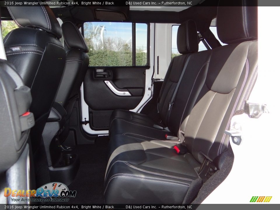 2016 Jeep Wrangler Unlimited Rubicon 4x4 Bright White / Black Photo #29