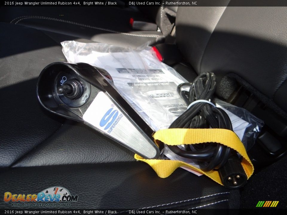 2016 Jeep Wrangler Unlimited Rubicon 4x4 Bright White / Black Photo #30
