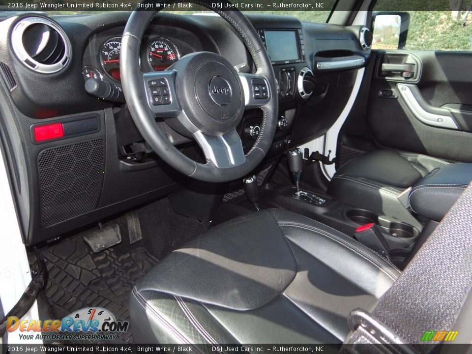 2016 Jeep Wrangler Unlimited Rubicon 4x4 Bright White / Black Photo #31
