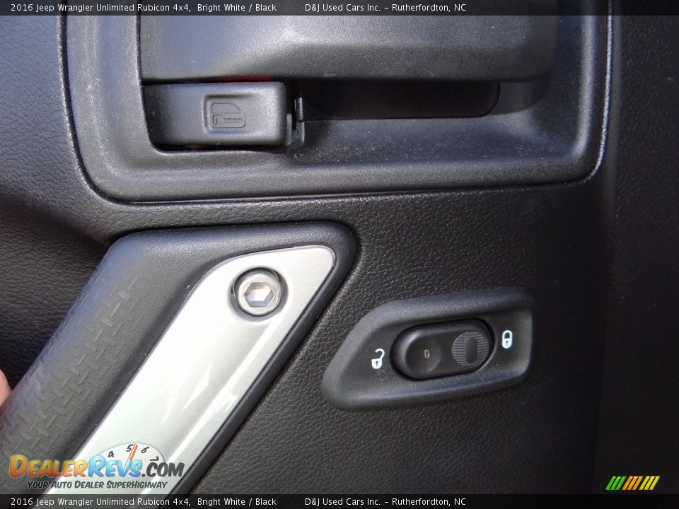 2016 Jeep Wrangler Unlimited Rubicon 4x4 Bright White / Black Photo #33