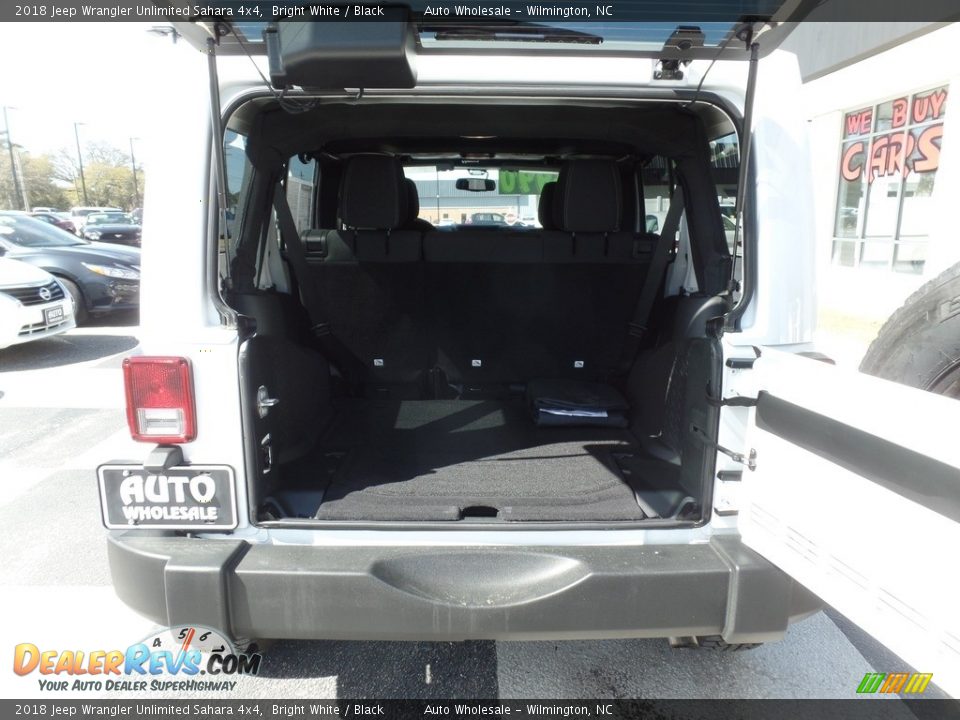 2018 Jeep Wrangler Unlimited Sahara 4x4 Bright White / Black Photo #5
