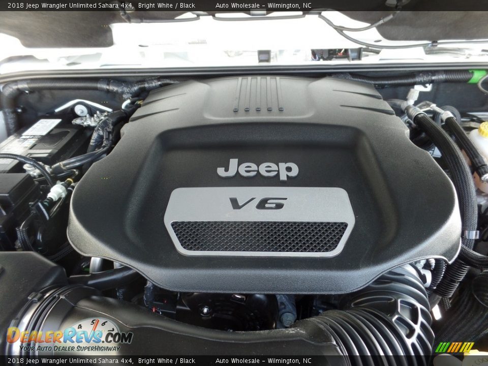 2018 Jeep Wrangler Unlimited Sahara 4x4 Bright White / Black Photo #6