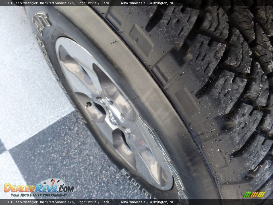 2018 Jeep Wrangler Unlimited Sahara 4x4 Bright White / Black Photo #8