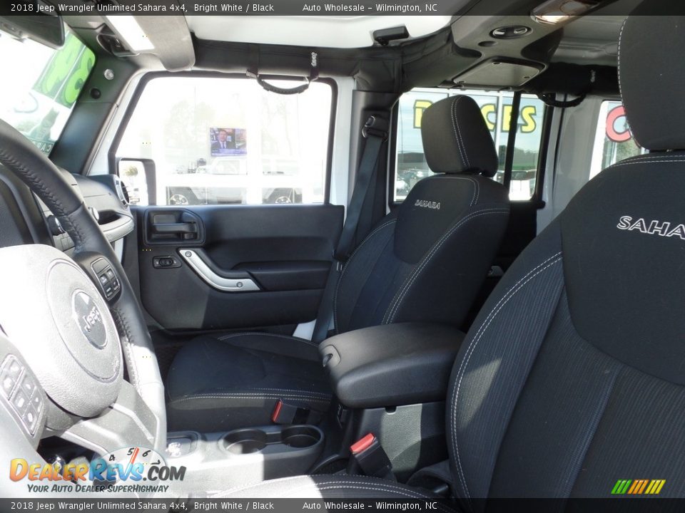 2018 Jeep Wrangler Unlimited Sahara 4x4 Bright White / Black Photo #11