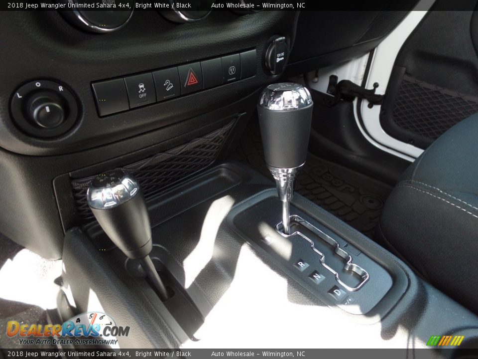 2018 Jeep Wrangler Unlimited Sahara 4x4 Bright White / Black Photo #19