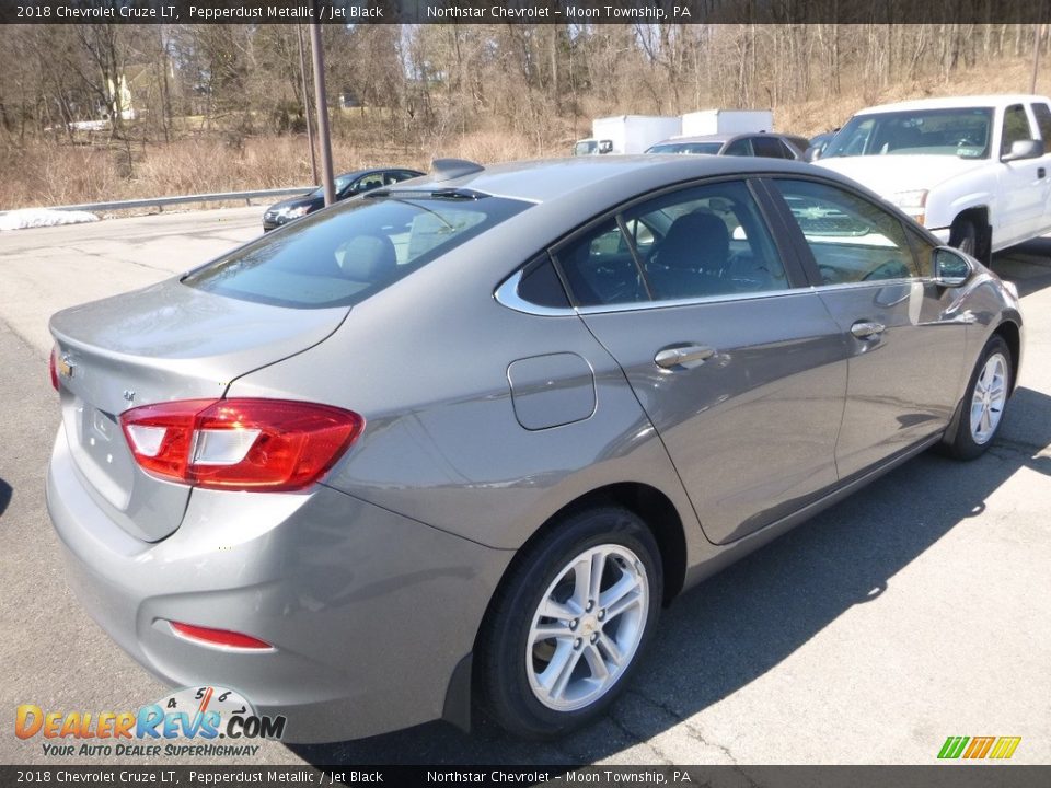 2018 Chevrolet Cruze LT Pepperdust Metallic / Jet Black Photo #5