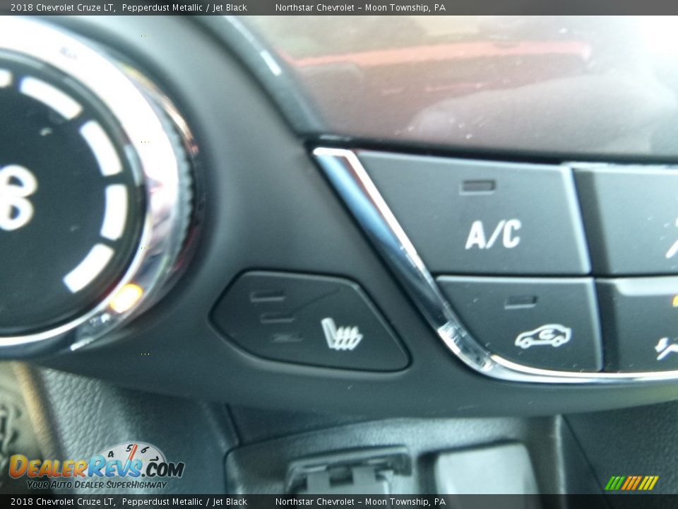 2018 Chevrolet Cruze LT Pepperdust Metallic / Jet Black Photo #19