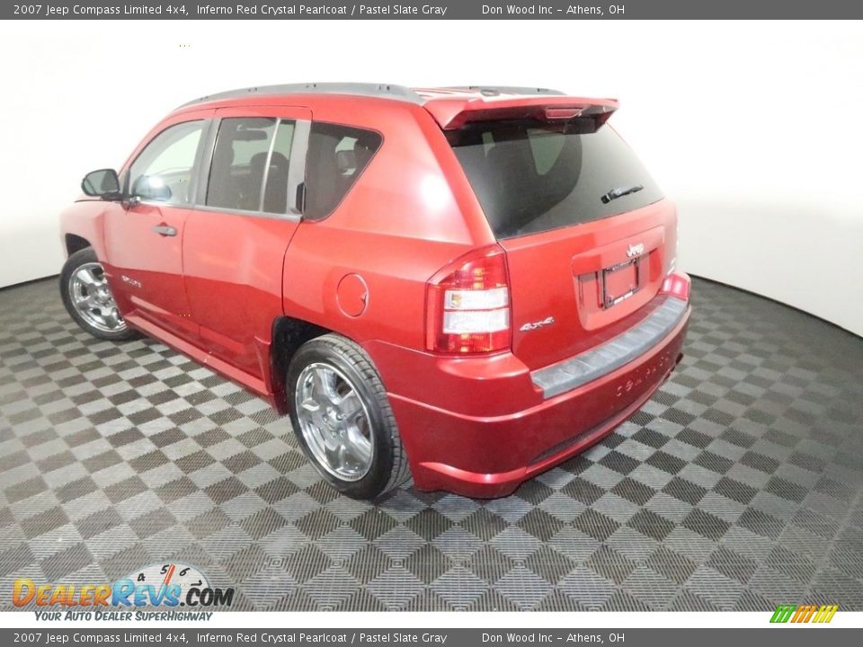 2007 Jeep Compass Limited 4x4 Inferno Red Crystal Pearlcoat / Pastel Slate Gray Photo #10