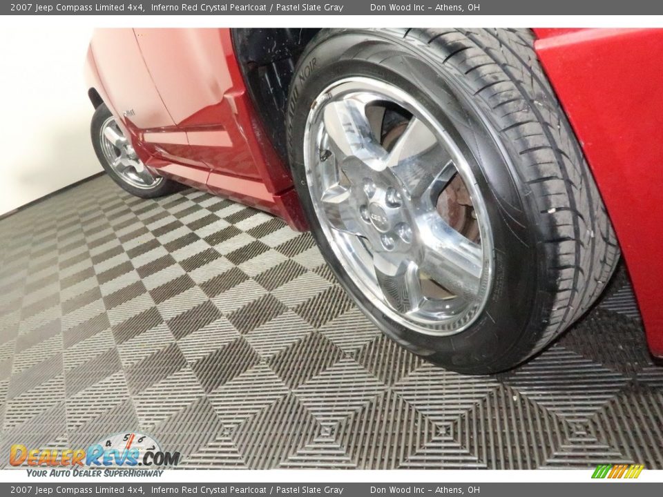 2007 Jeep Compass Limited 4x4 Inferno Red Crystal Pearlcoat / Pastel Slate Gray Photo #20