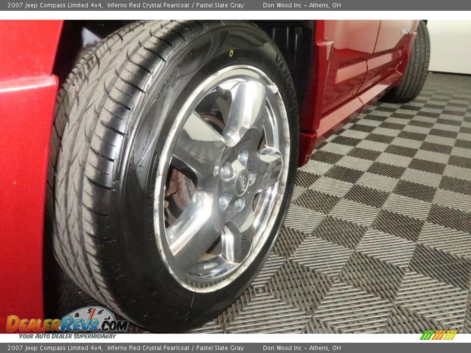 2007 Jeep Compass Limited 4x4 Inferno Red Crystal Pearlcoat / Pastel Slate Gray Photo #21