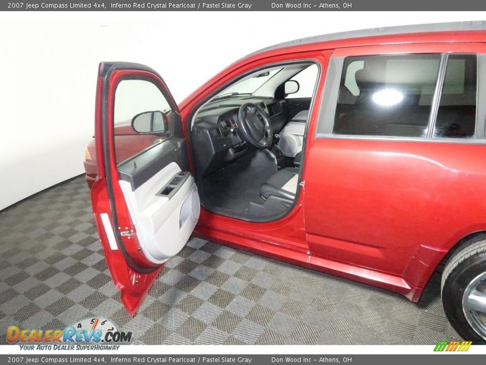 2007 Jeep Compass Limited 4x4 Inferno Red Crystal Pearlcoat / Pastel Slate Gray Photo #25