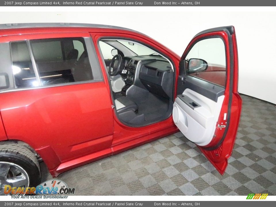 2007 Jeep Compass Limited 4x4 Inferno Red Crystal Pearlcoat / Pastel Slate Gray Photo #28