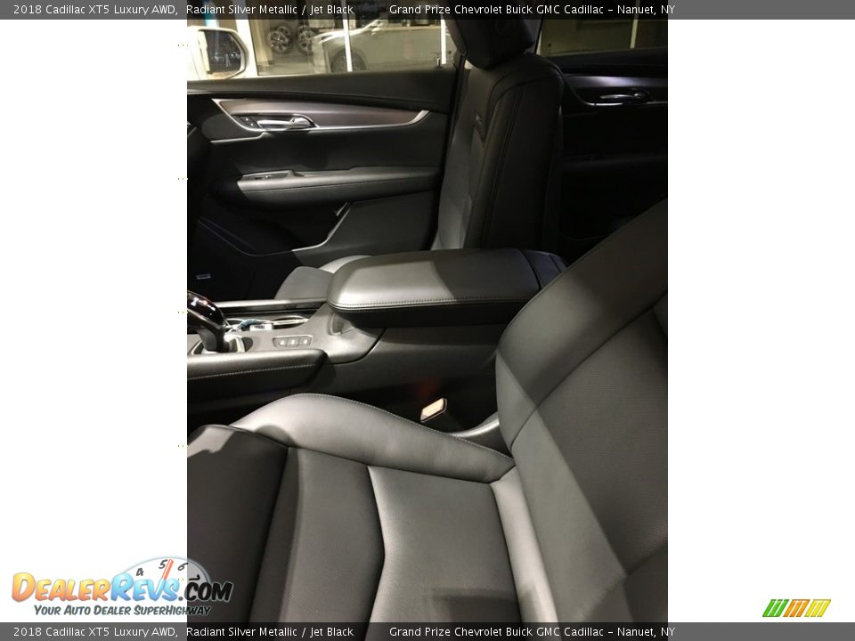 2018 Cadillac XT5 Luxury AWD Radiant Silver Metallic / Jet Black Photo #14