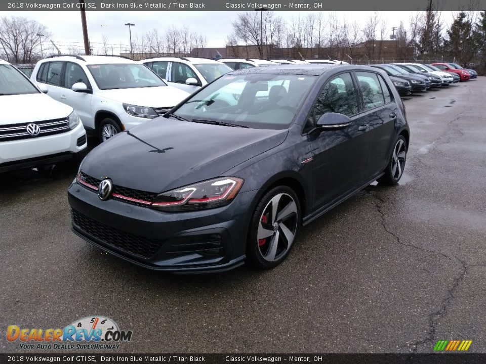 Front 3/4 View of 2018 Volkswagen Golf GTI SE Photo #2