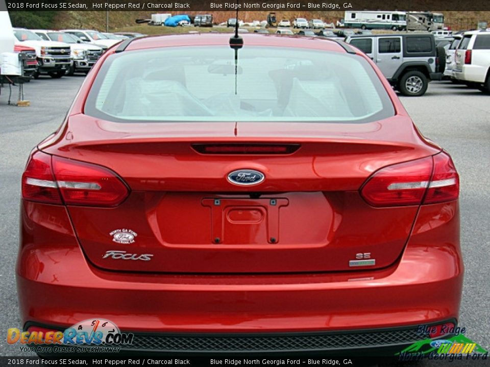 2018 Ford Focus SE Sedan Hot Pepper Red / Charcoal Black Photo #5