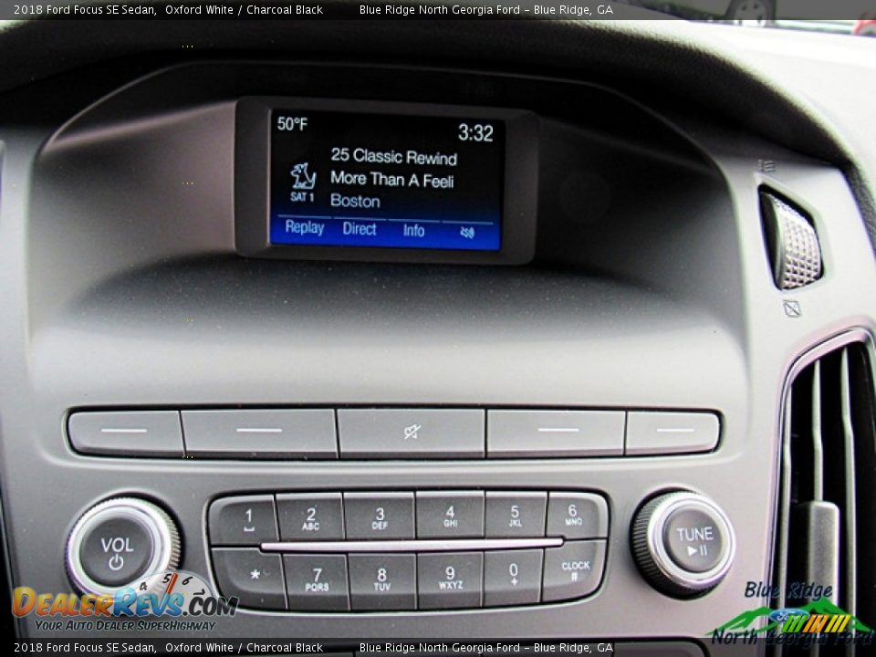 2018 Ford Focus SE Sedan Oxford White / Charcoal Black Photo #17