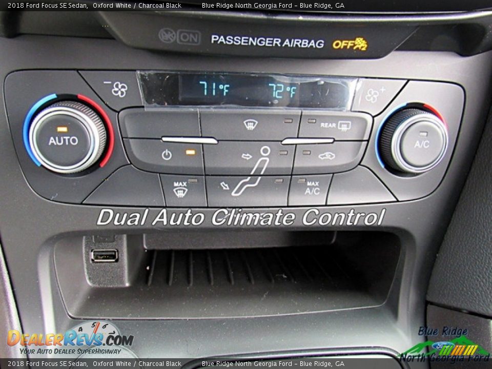 2018 Ford Focus SE Sedan Oxford White / Charcoal Black Photo #19