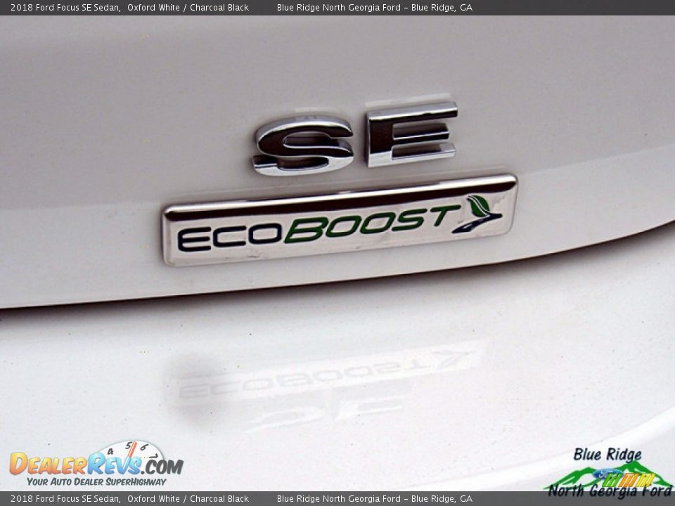 2018 Ford Focus SE Sedan Oxford White / Charcoal Black Photo #34