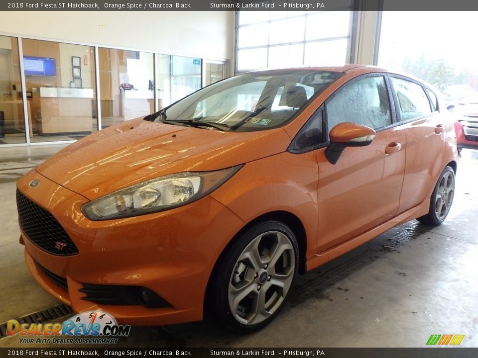 Front 3/4 View of 2018 Ford Fiesta ST Hatchback Photo #4