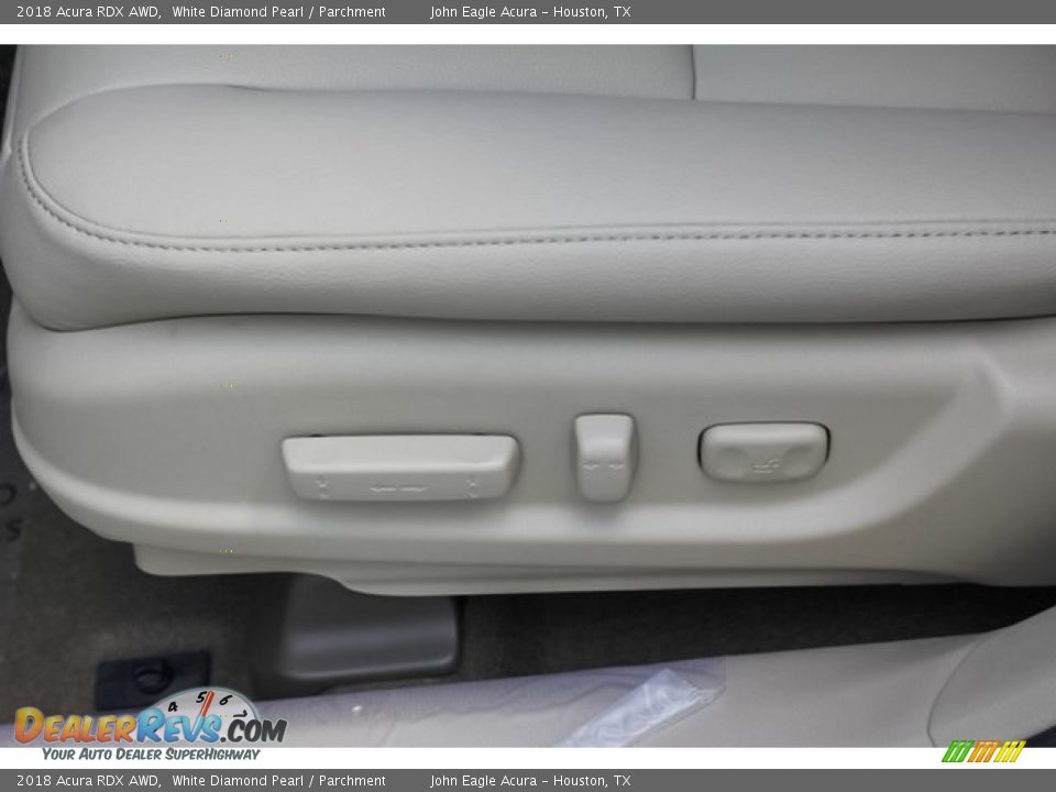 2018 Acura RDX AWD White Diamond Pearl / Parchment Photo #28