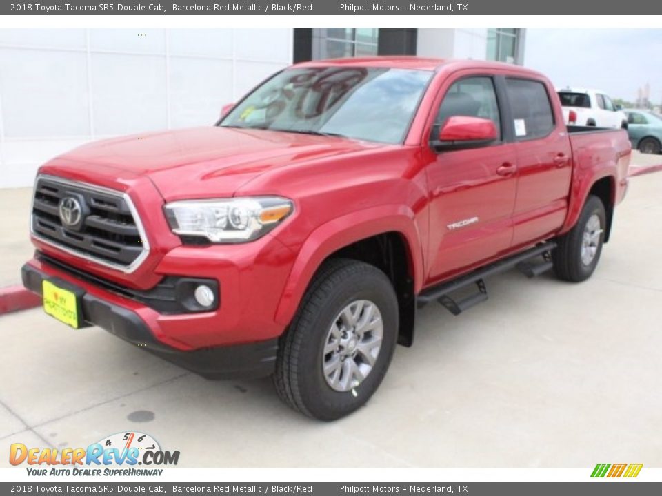 Front 3/4 View of 2018 Toyota Tacoma SR5 Double Cab Photo #3