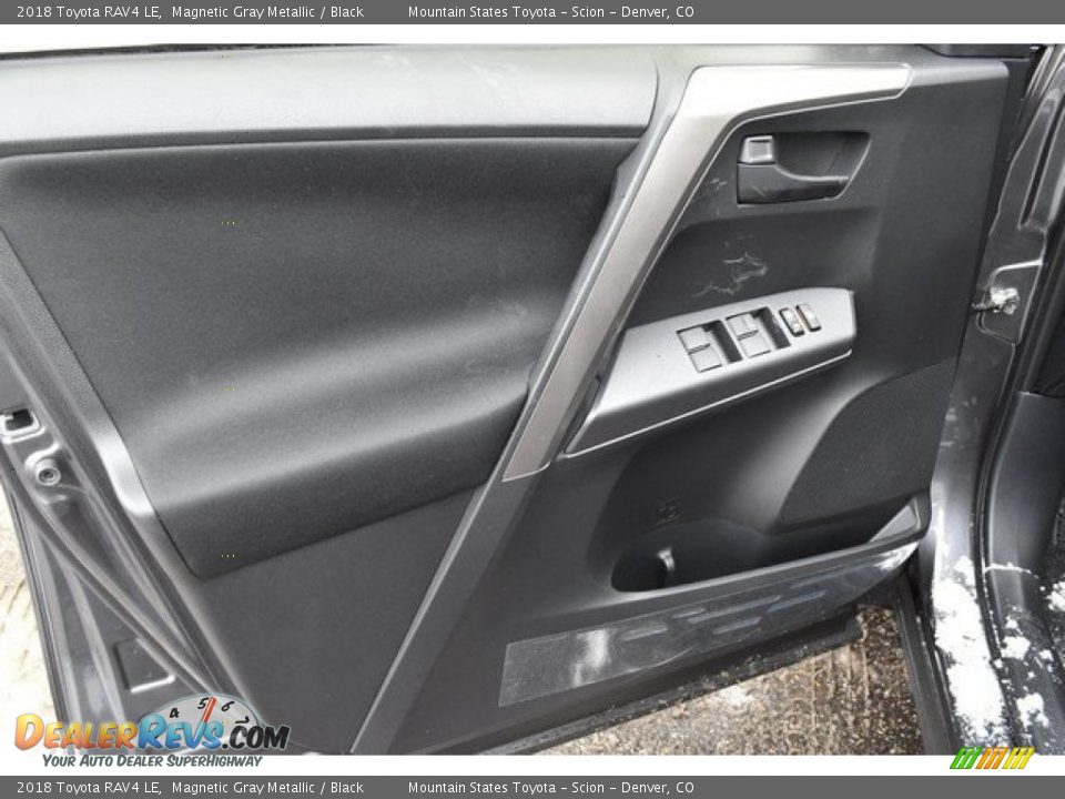 2018 Toyota RAV4 LE Magnetic Gray Metallic / Black Photo #19